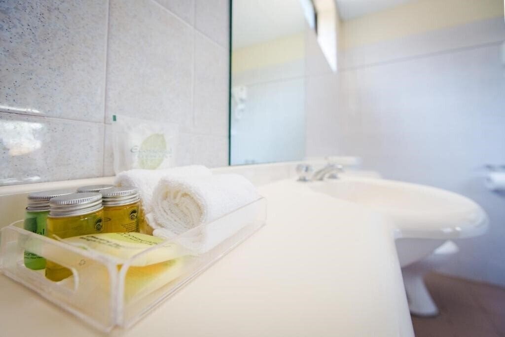 Zdjęcie Abcot Inn 3*