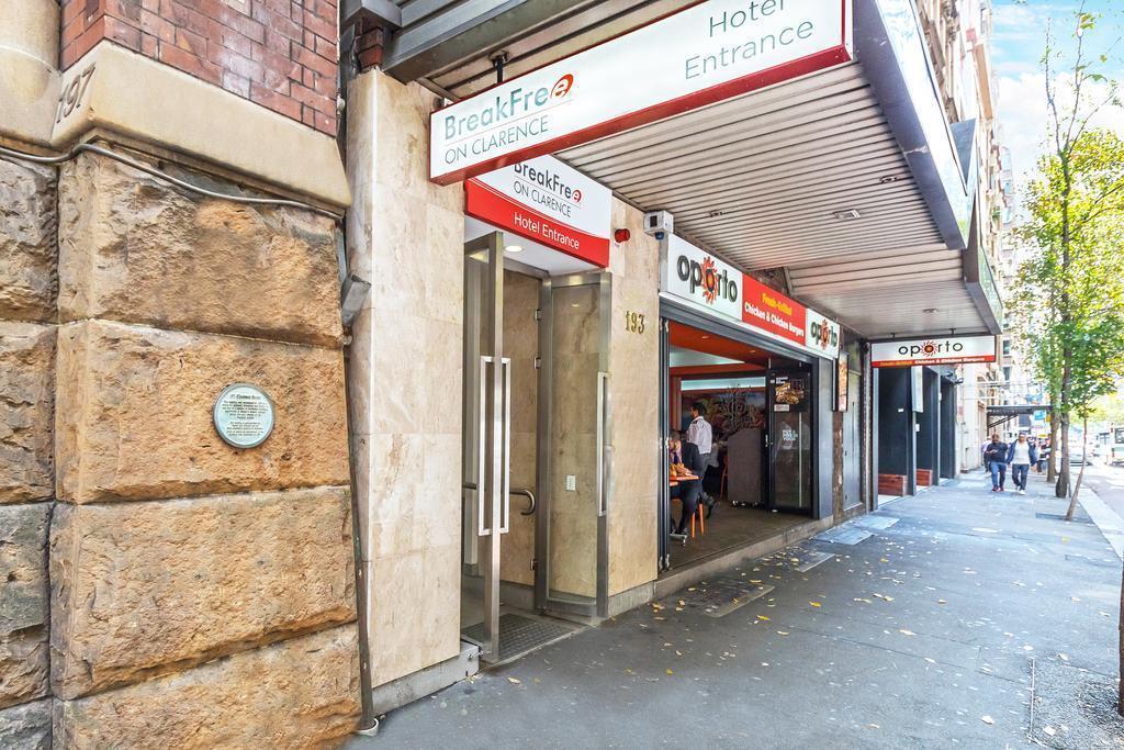 Hotel Breakfree On Clarence 3*