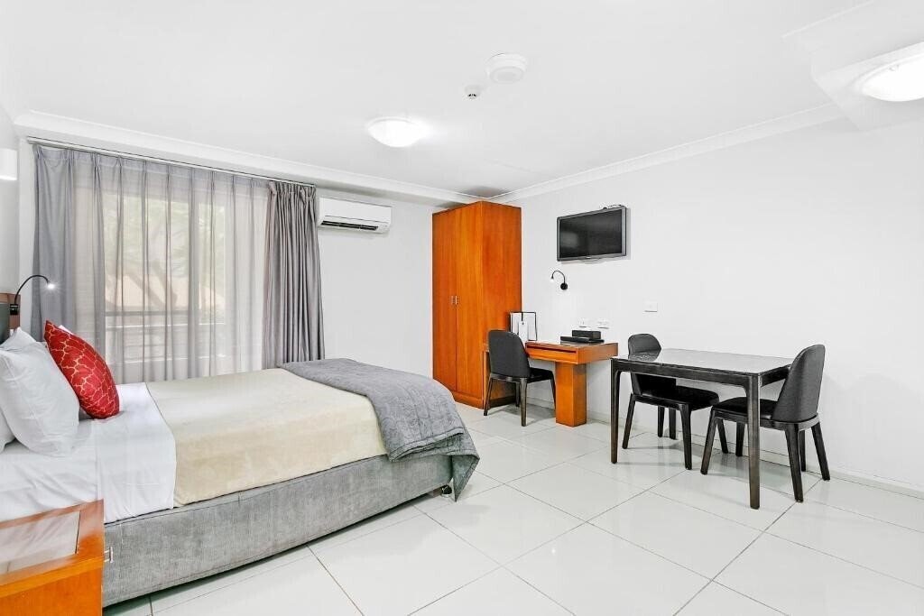 Zdjęcie Comfort Inn & Suites Burwood 4*