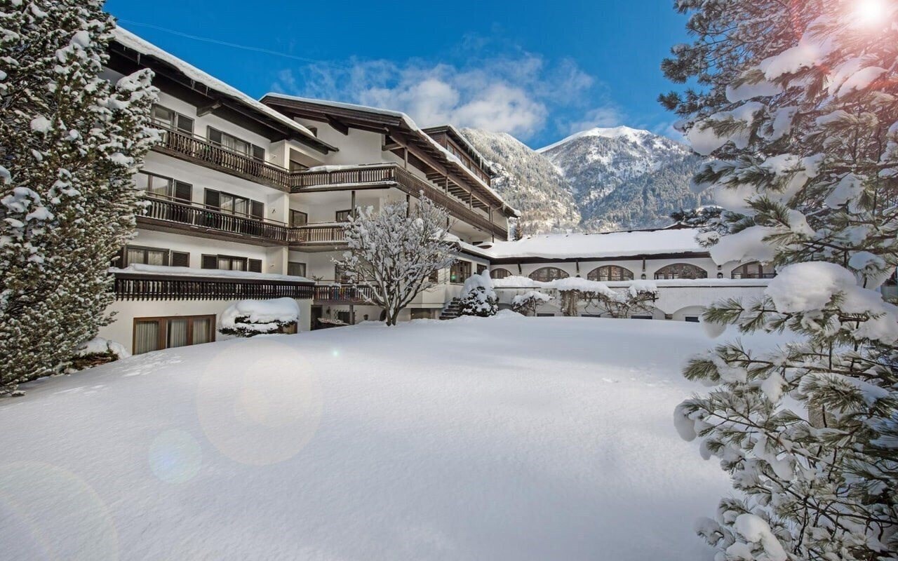 Hotel Johannesbad Hotel St. Georg 4*