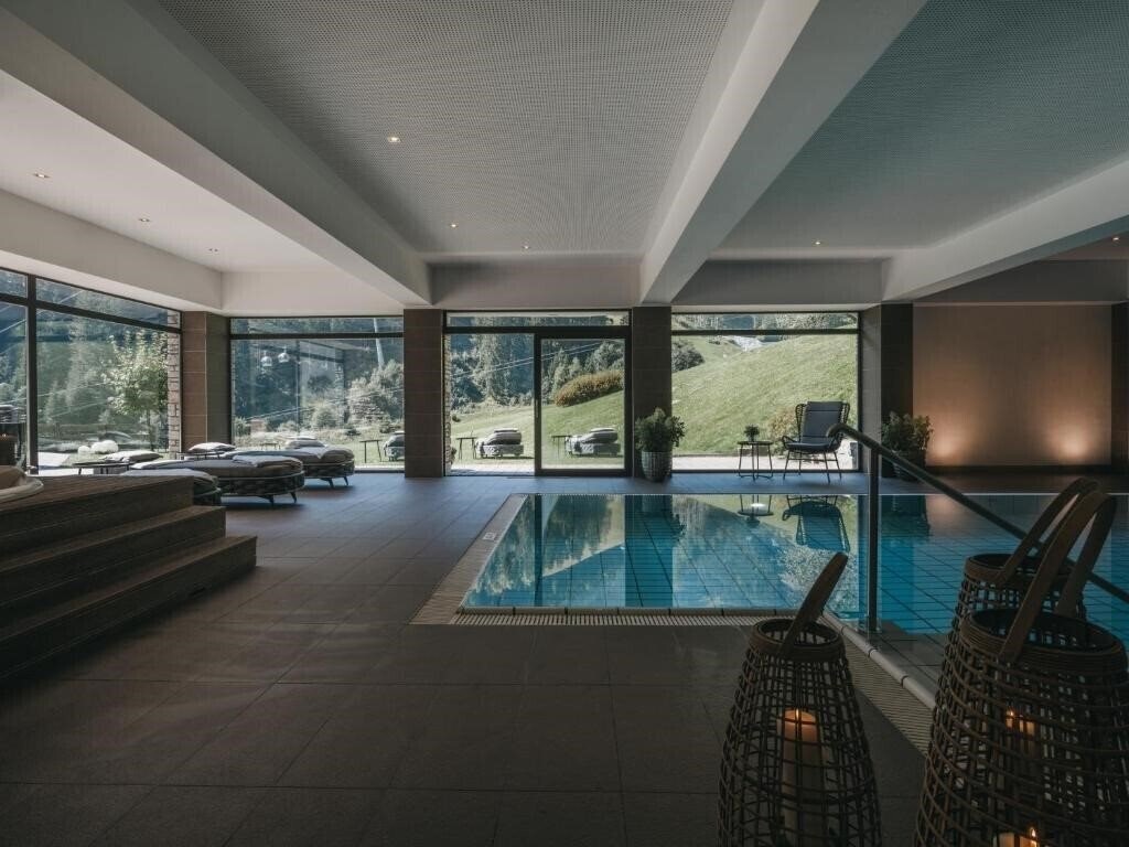 Zdjęcie Alpine Resort Zell Am See 4*