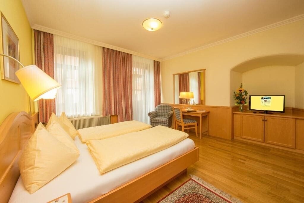 Zdjęcie Hotel Lebzelter 3*
