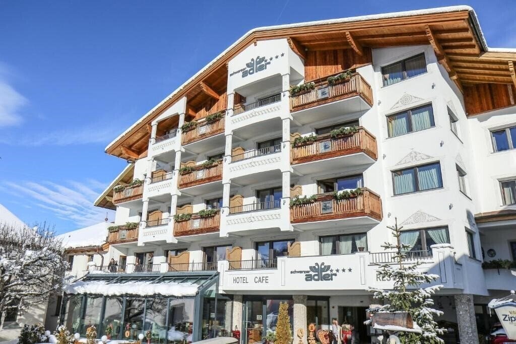 Отель Schwarzer Adler 4*