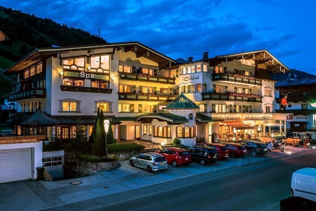 Готель Central 4*