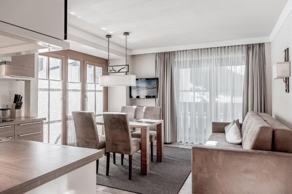 Obraz Caroline Garni 4*