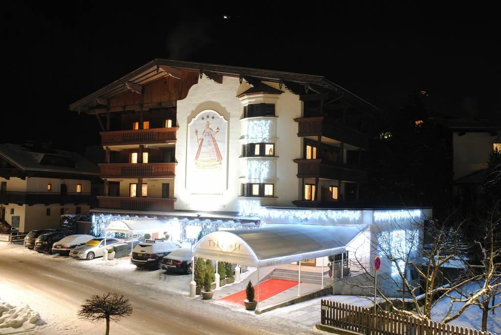 Готель Maria Theresia Hotel 4 * 4*