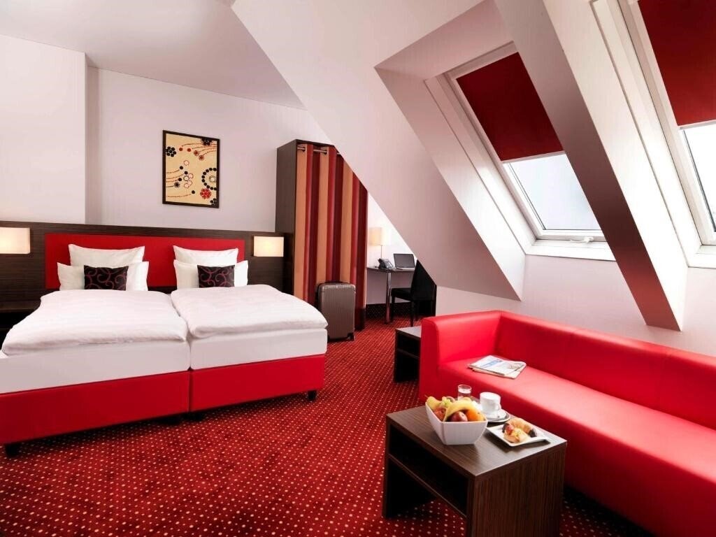Готель Amedia Hotel 4*