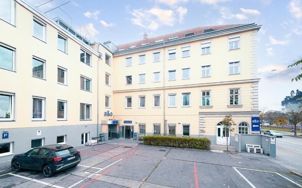 Готель A & O City Stadthalle 2*