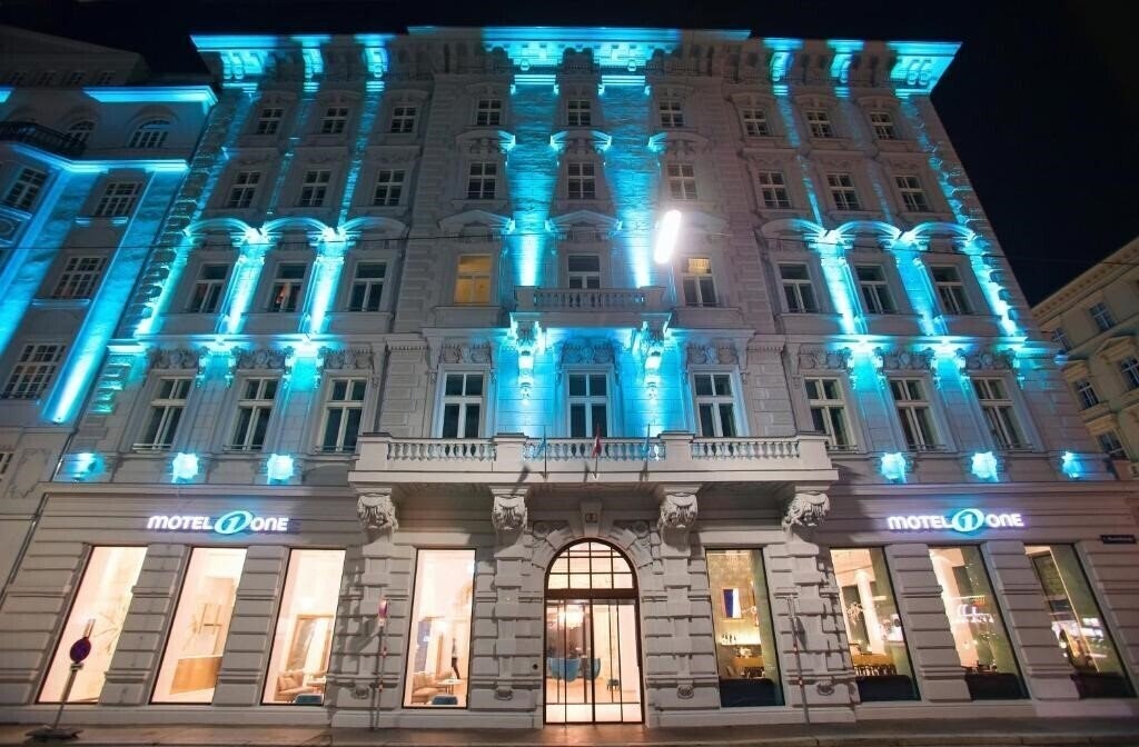 Zdjęcie Motel One Wien Staatsoper 3*