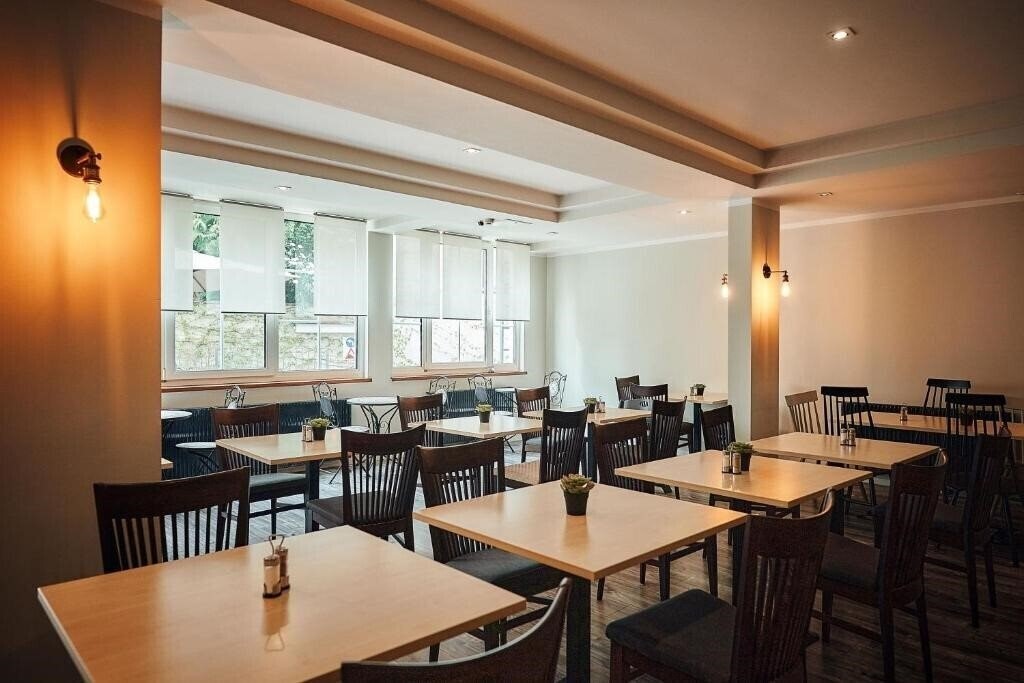 Zdjęcie Alexander 3*