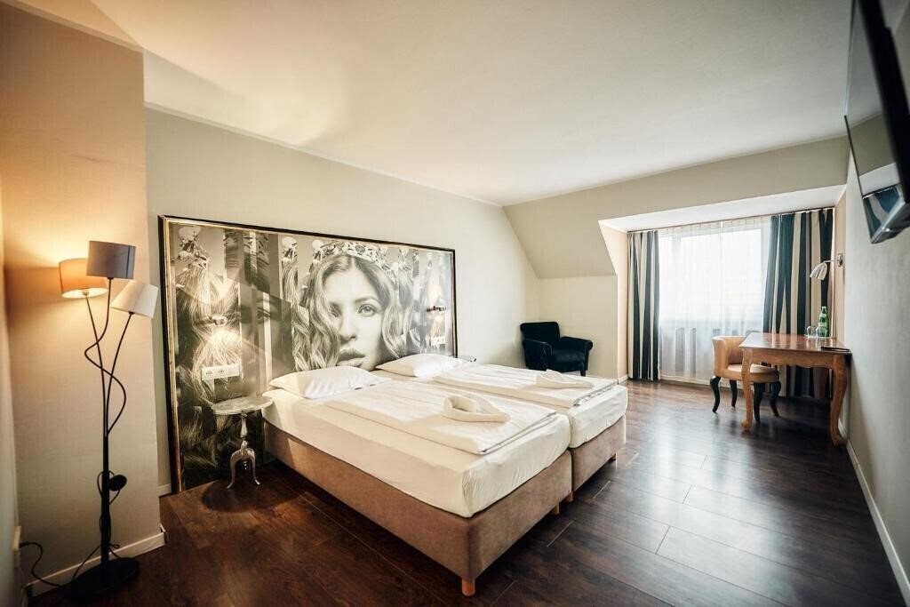 Zdjęcie Alexander 3*