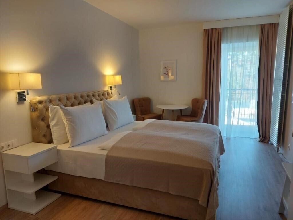 Готель Gartenhotel Altmannsdorf 3*