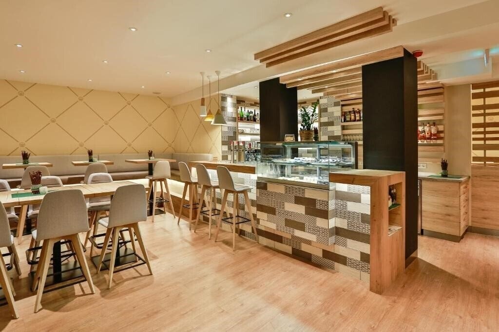 Изображение Neutor 4*