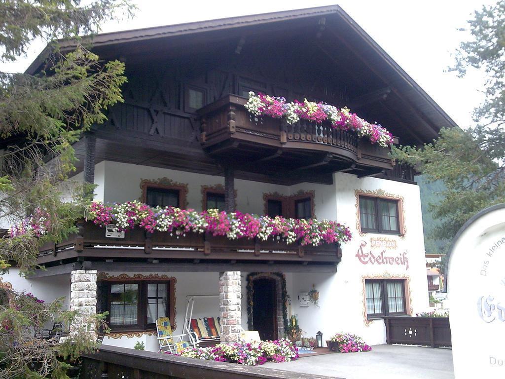 Готель Pension Edelweiss 3*