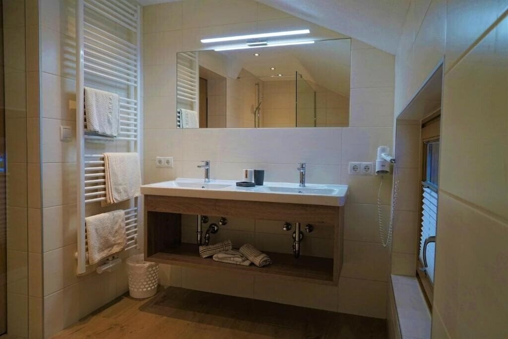 Фотографія Cornelia Villa Pension 3*