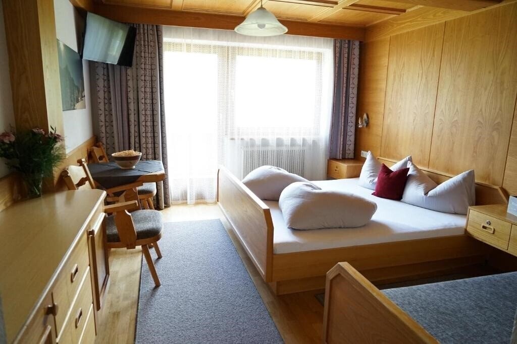 Картинка Cornelia Villa Pension 3*