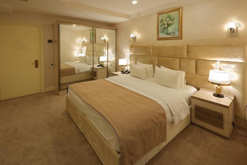 Zdjęcie Ganjali Hotel 4*