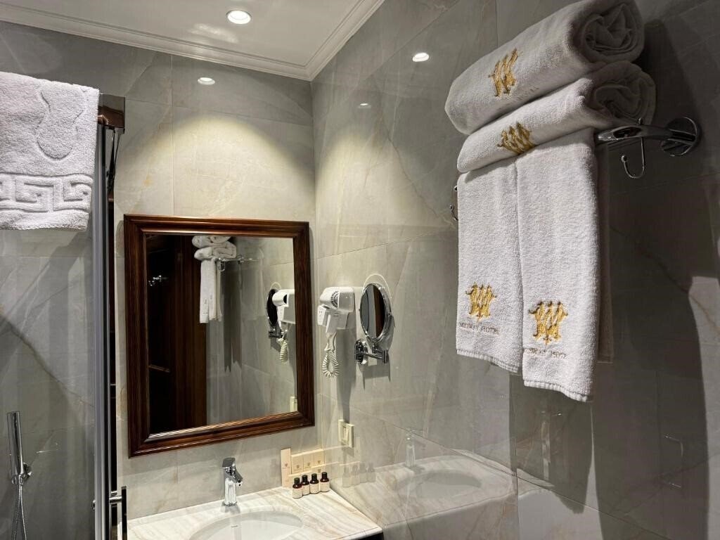 Zdjęcie Midway Hotel 5*