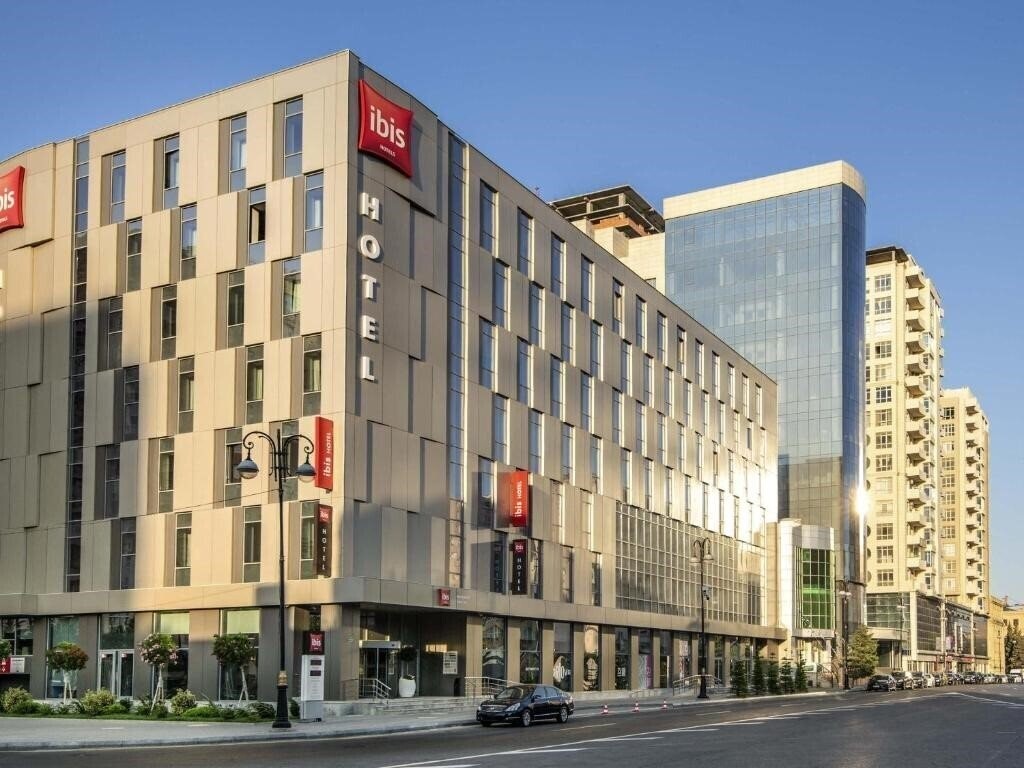 Отель Ibis Hotel 4*