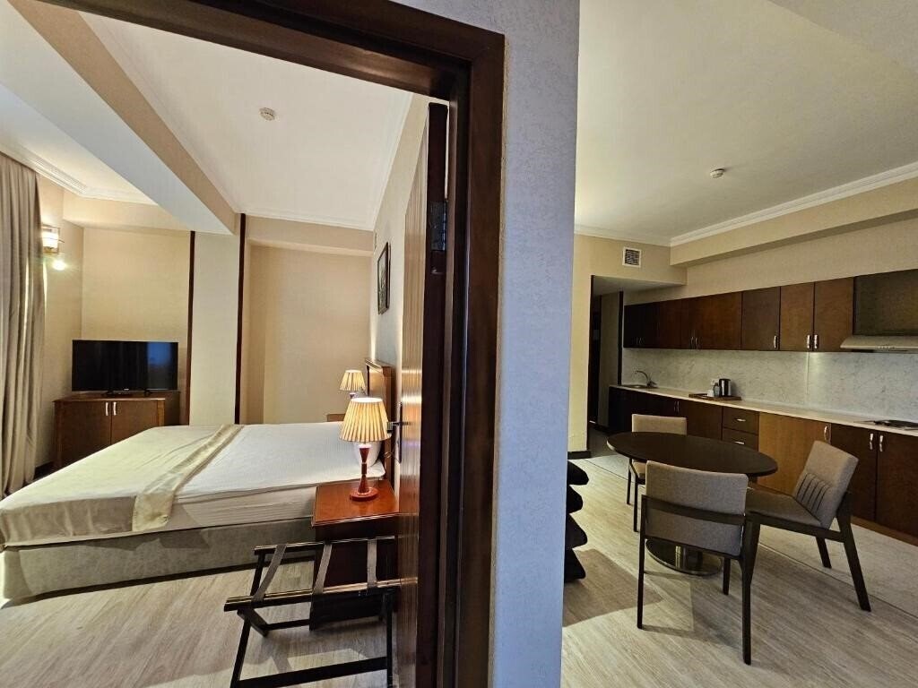 Картинка Crown Suite Hotel Baku 3*