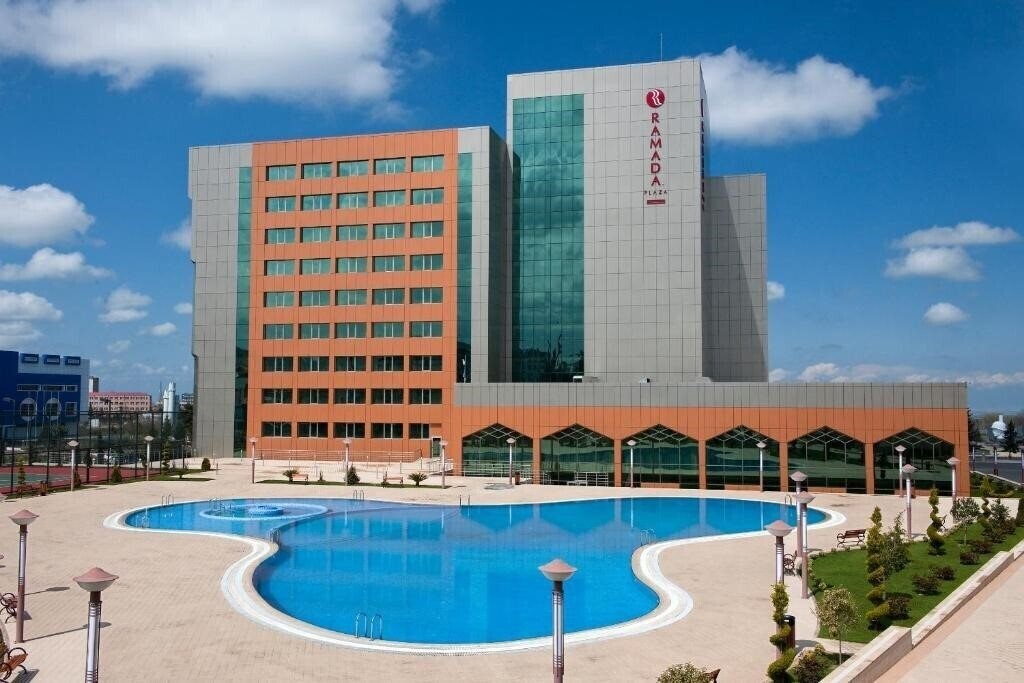 Фотографія Ramada Plaza Gence 5*
