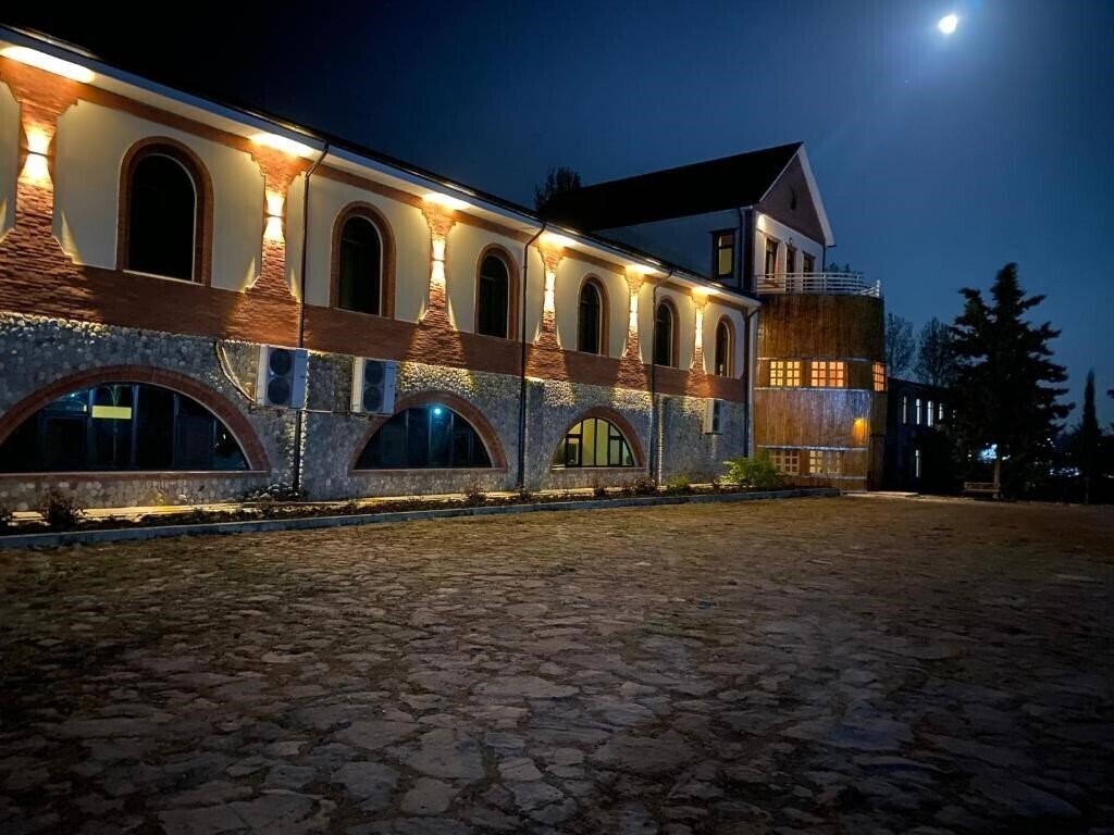 Готель Chabiant Winery Hotel 3*