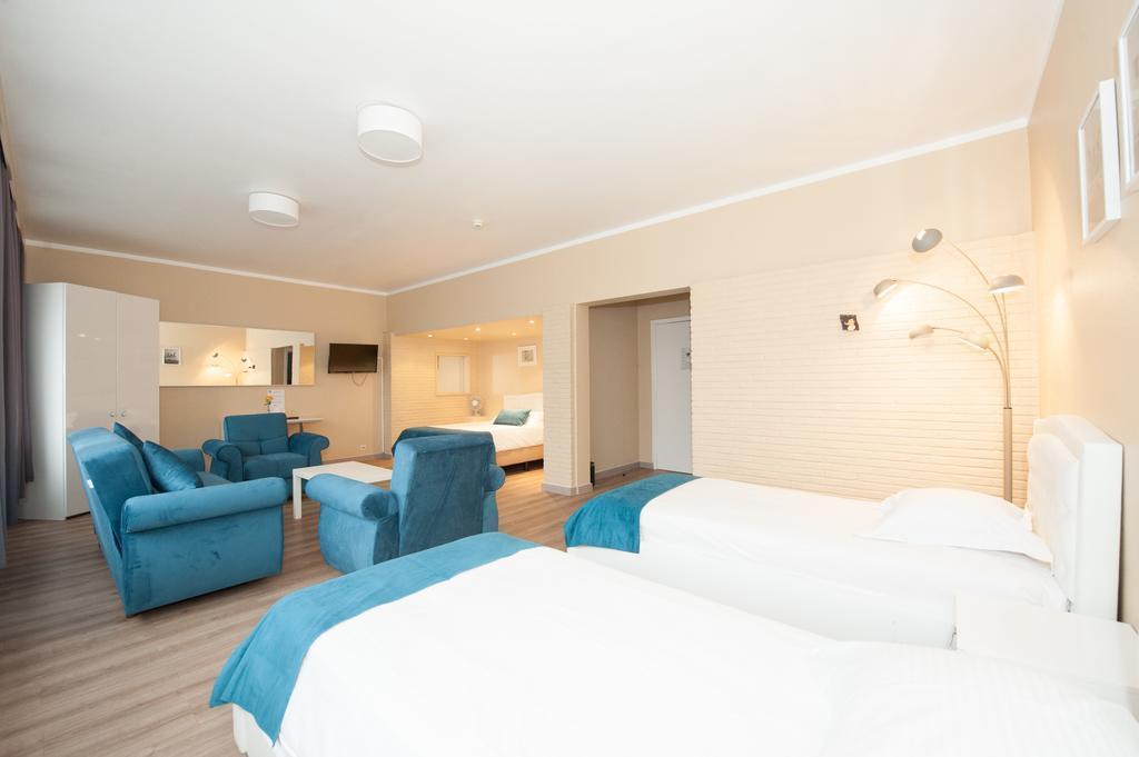 Готель De France Hotel 2*