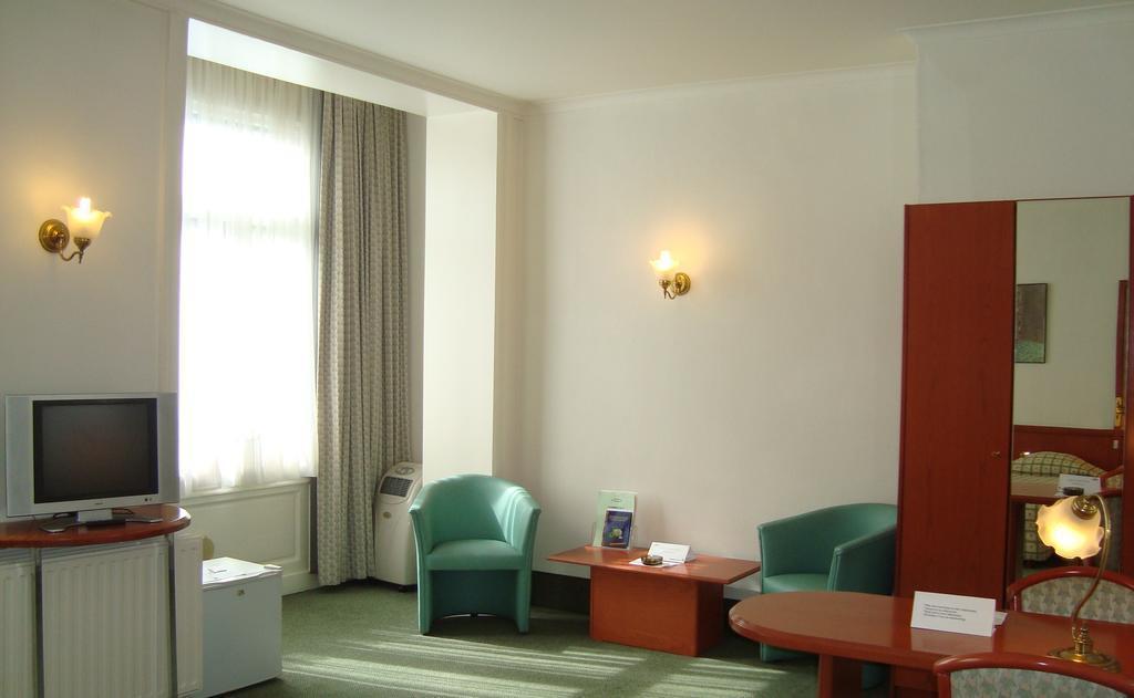 Готель Le Dome Hotel 4*