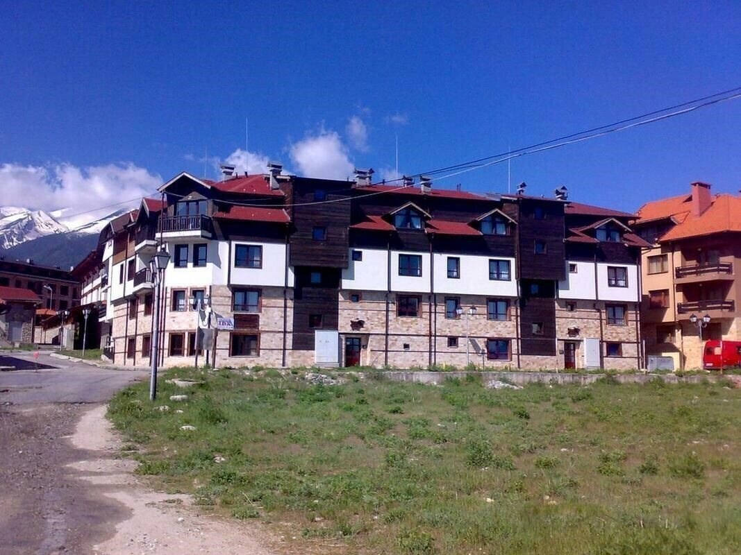 Готель Gondola Apartments & Suites 2*