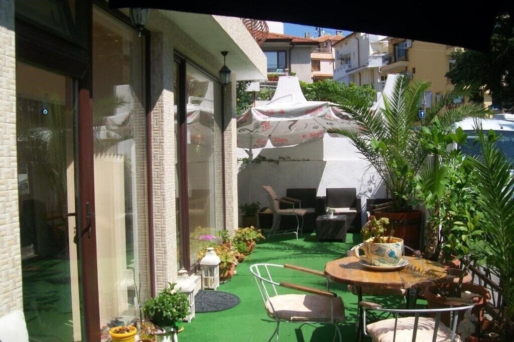 Фотографія Vesela Villa 2*