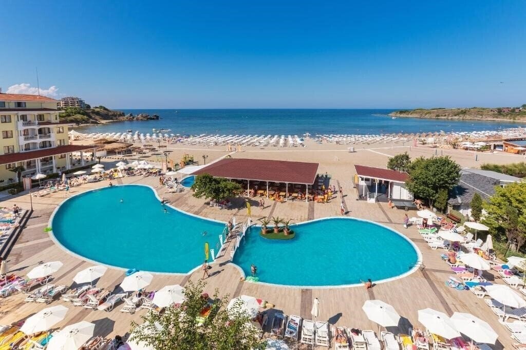 Готель Serenity Bay Hotel 4*