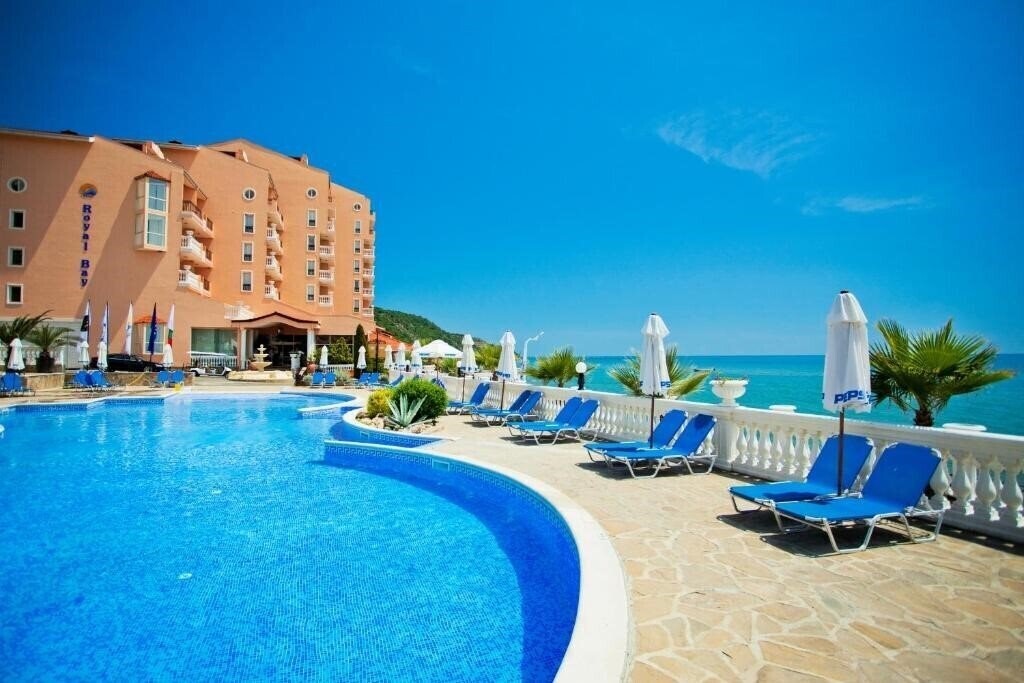 Готель Royal Bay 4*