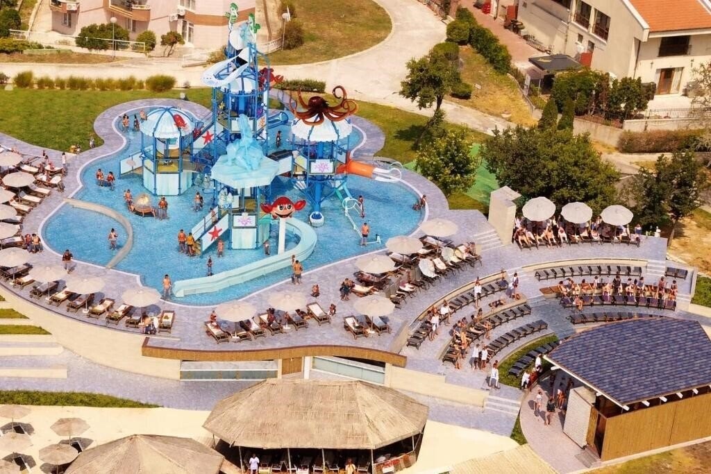 Фото Royal Bay Resort & Aqua Park 4*