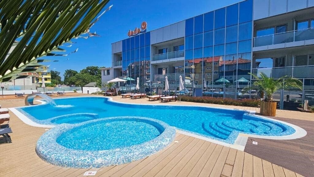 Готель Dodo Beach 3*