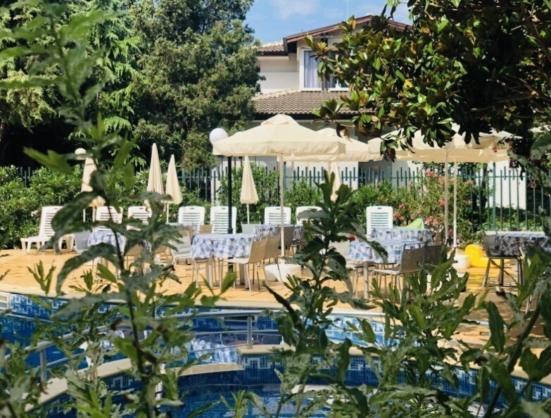 Obraz Desislava & Raikov 3*