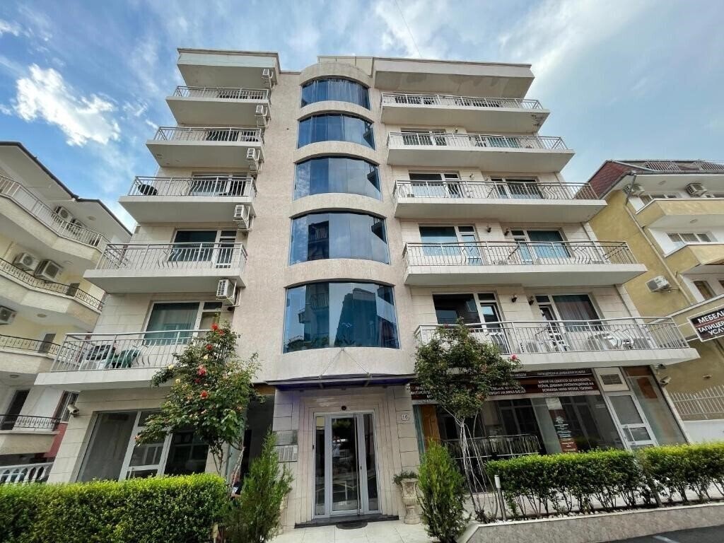 Hotel Aleksandrov Plaza 3*