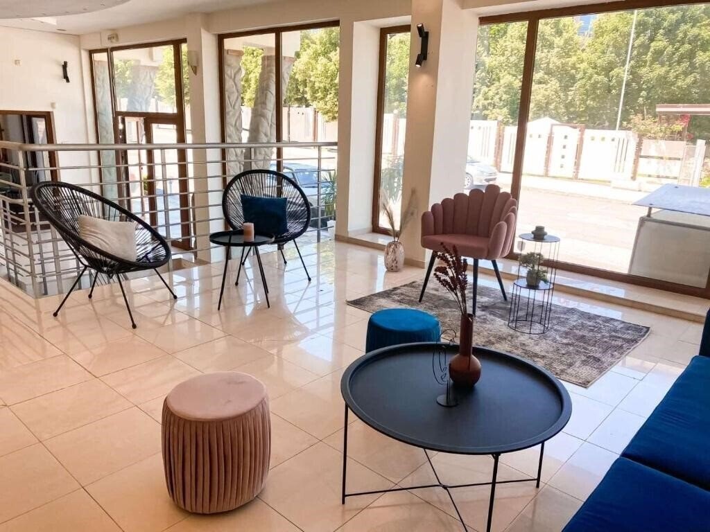 Картинка Montestar 2 2*