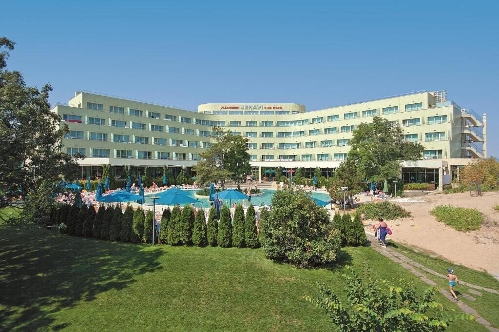 Фото Jeravi Hotel 4*
