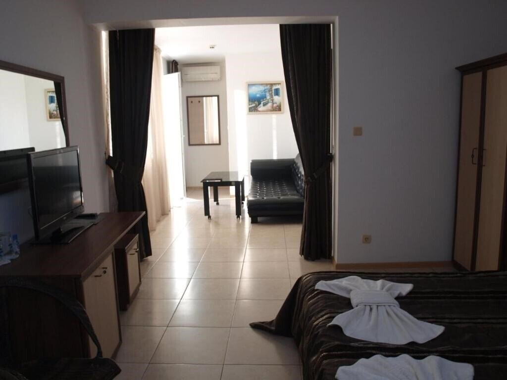 Зображення Korab Renesa 2*