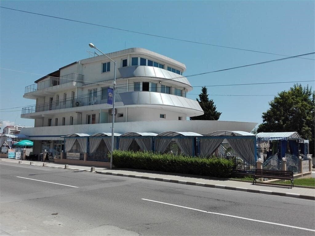 Готель Korab Renesa 2*