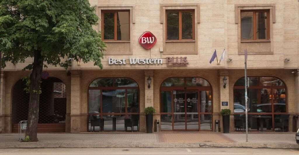 Готель Best Western Plus Bristol 4*