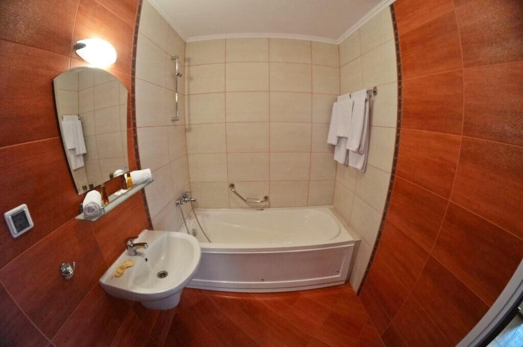 Zdjęcie Central West Hotel 3*