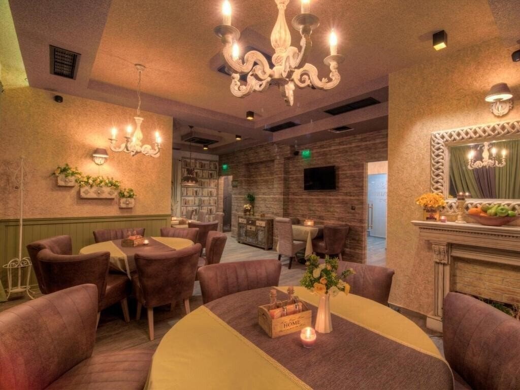 Отель Family Hotel Agoncev 3*