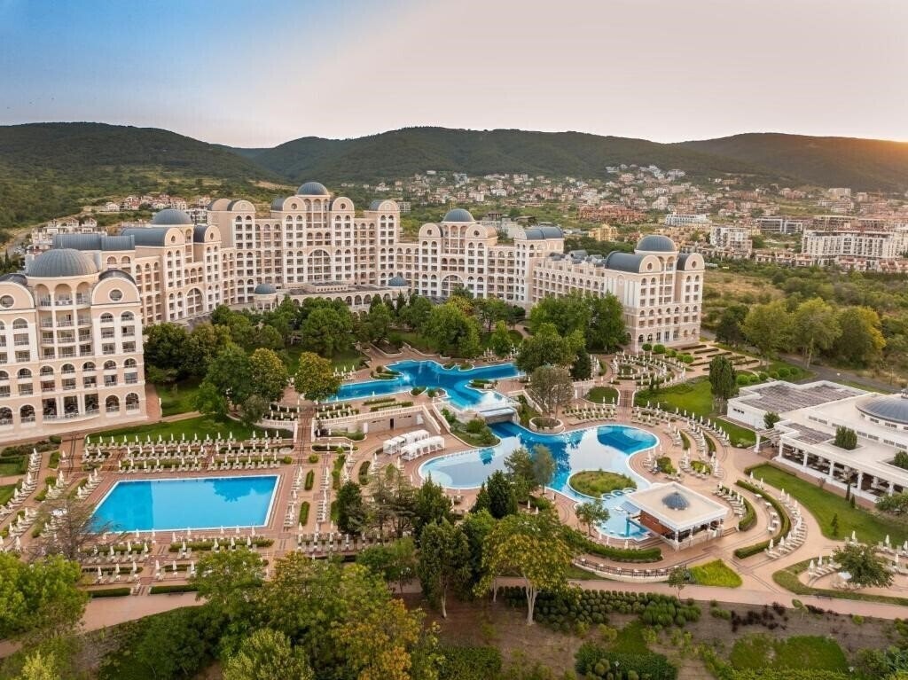Готель Dreams Sunny Beach Resort & SPA (ex. Riu Helios Paradise) 4*