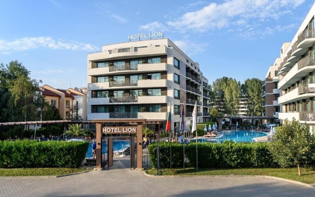 Hotel Lion Sunny Beach 4*
