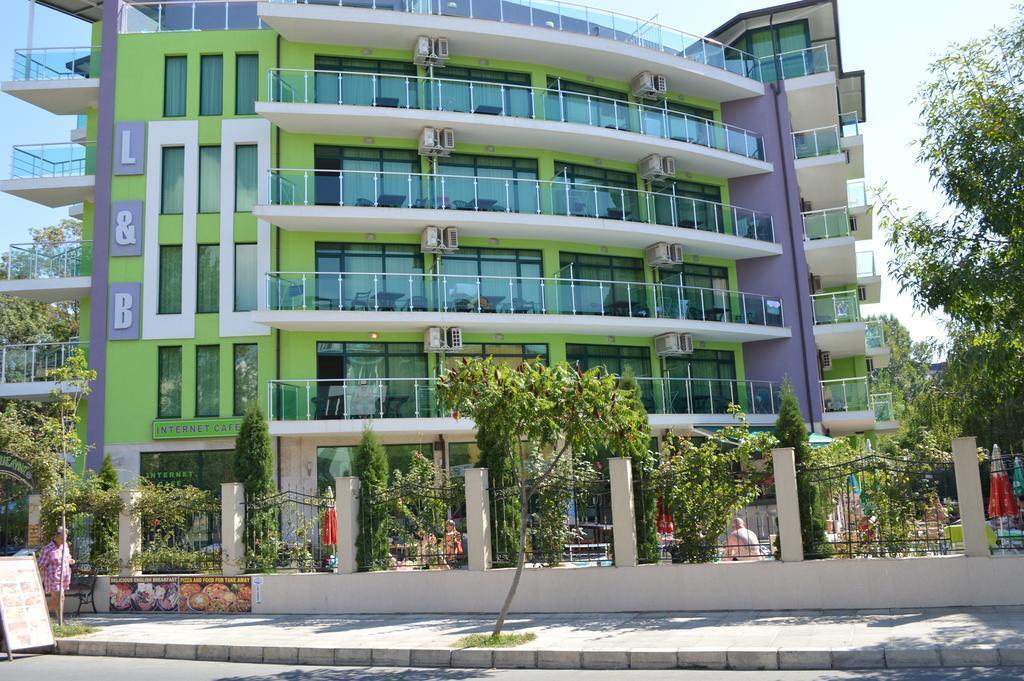 Zdjęcia L & B (ex. L&b) 3*