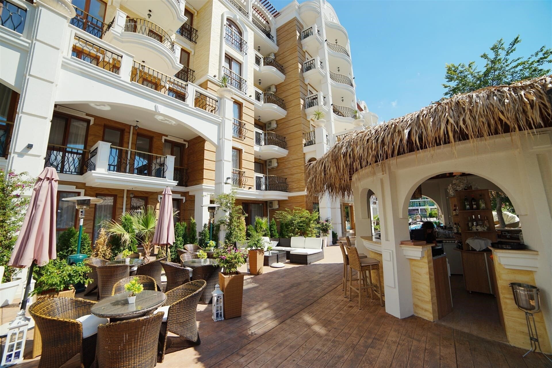 Фотографія Harmony Suites 8 & 9 4*