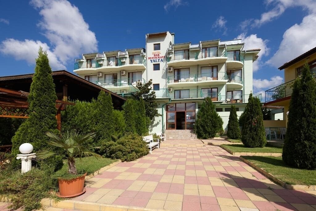 Hotel Yalta Holiday Village 3*