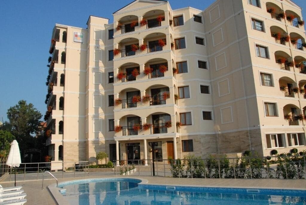 Zdjęcia Aparthotel Seasons 3*