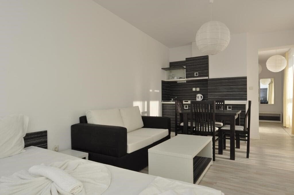 Zdjęcia Rainbow Holiday Complex - Sea Isle (ex. Rainbow Sea Isle Apartment, Rainbow 4 Botique Suit) 3*